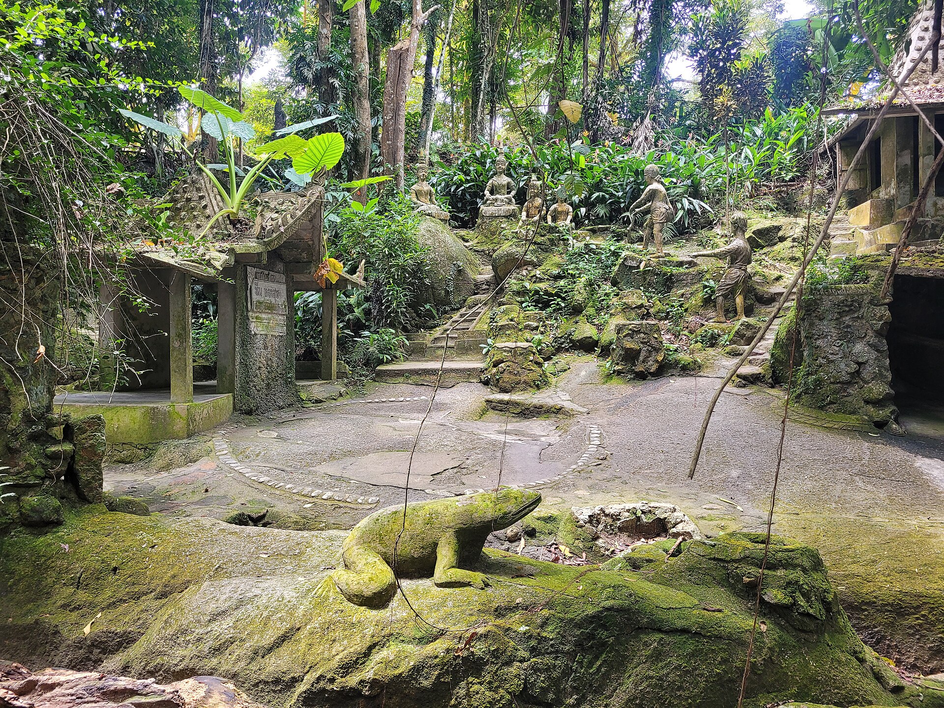 Stone statues at Tarnim Magic Garden